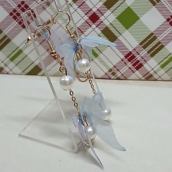 NWOT Fashion Jewelry Gold Tone Faux Pearl Dangle Blue Butterfly Earrings #19 - Picture 6 of 8